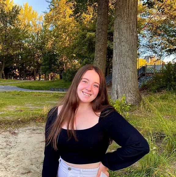 Profile Picture of Amilia Dufour (@amilia07) on Poshmark