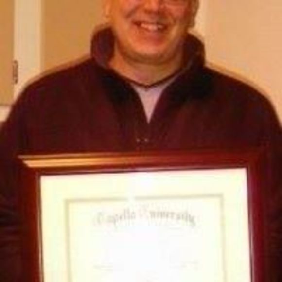 Profile Picture of Stephen Oeffner (@oeffner) on Poshmark