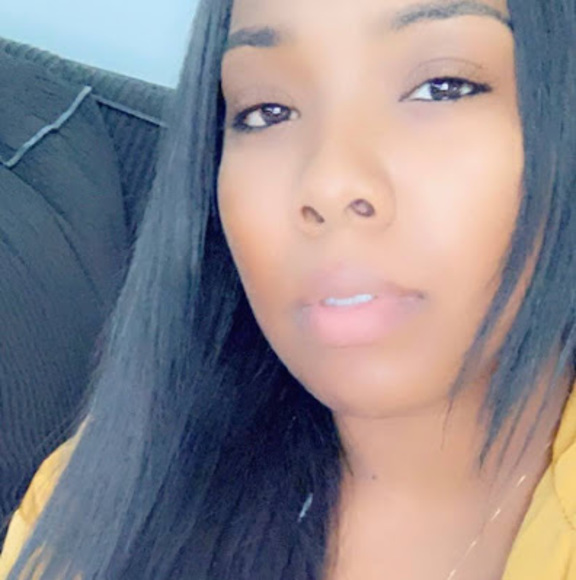 Profile Picture of Aboni Dempsey-davenport (@abonid) on Poshmark