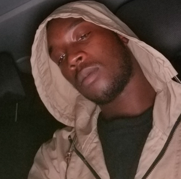 Profile Picture of Sam Cummings (@samcummings92) on Poshmark