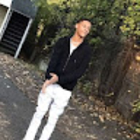 Profile Picture of Rj Rj (@martindwayne628) on Poshmark