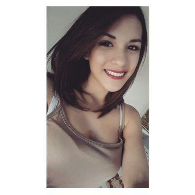 Profile Picture of Sofia L. Acevedo (@SophieAcevedo) on Twitter