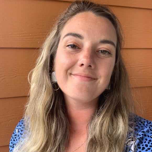 Profile Picture of Alison Roach (@alisonroach256) on Poshmark