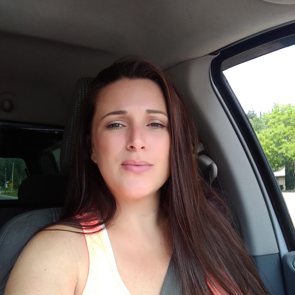 Profile Picture of Nichole Rose nick (@rosenick) on Poshmark