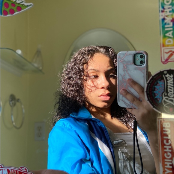 Profile Picture of T Azalea (@teriazalea) on Poshmark