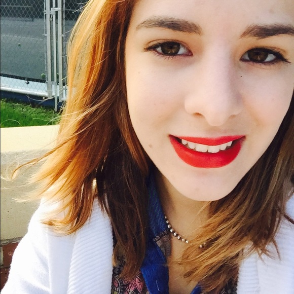 Profile Picture of Stephanie Wolfram (@wolframsteph) on Poshmark