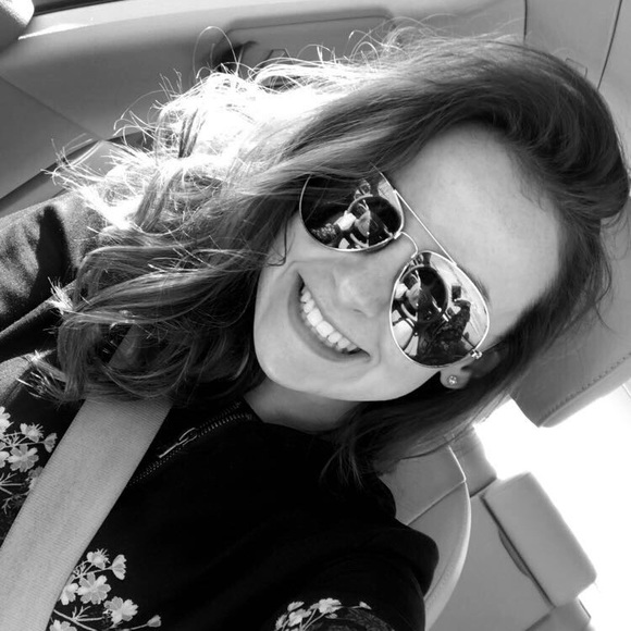 Profile Picture of Amber Laskowsky (@amberlaskowsky) on Poshmark