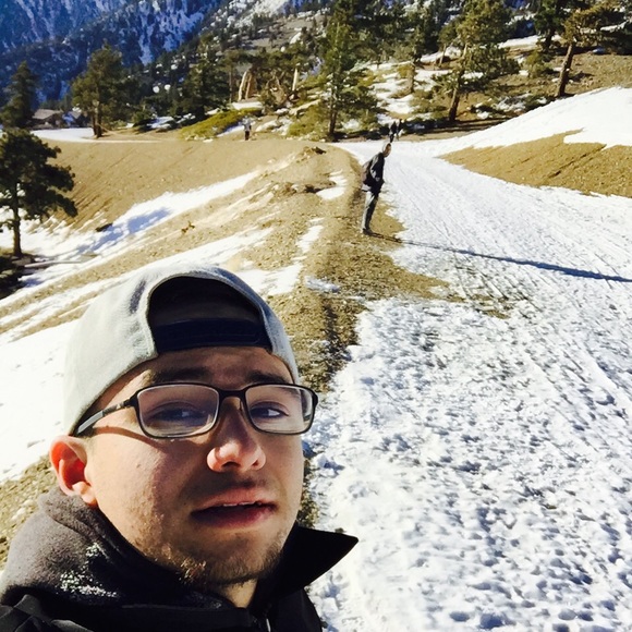 Profile Picture of David Ferreyra (@davidferreyra) on Poshmark