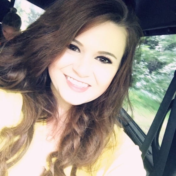 Profile Picture of Misti Smitley (@smitley88) on Poshmark