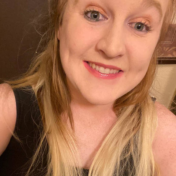 Profile Picture of Alexandrea Phillippe (@aphillippe123) on Poshmark