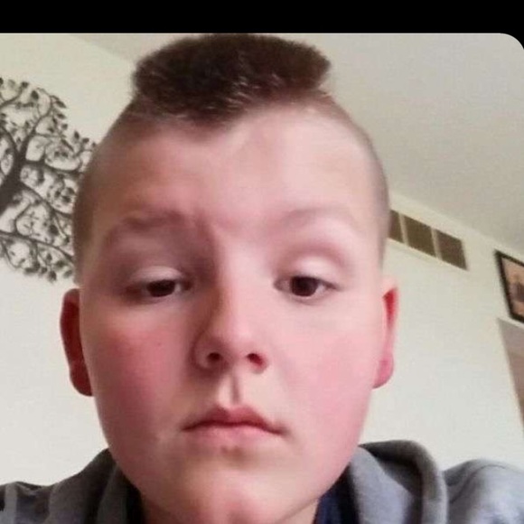 Profile Picture of Andrew Dewaelsche (@a_dewaelsche) on Poshmark