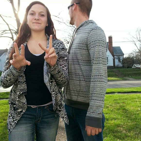 Profile Picture of Ariel Maughmer (@arielray) on Poshmark