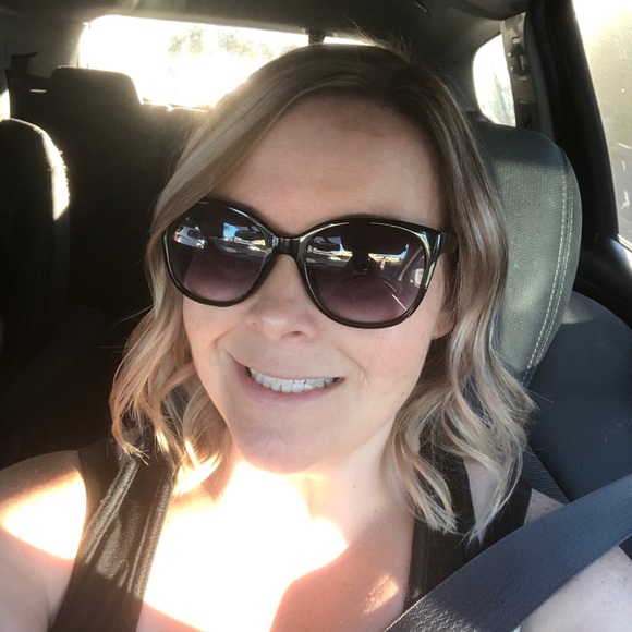 Profile Picture of Jess Hicks (@jesshicks619) on Poshmark