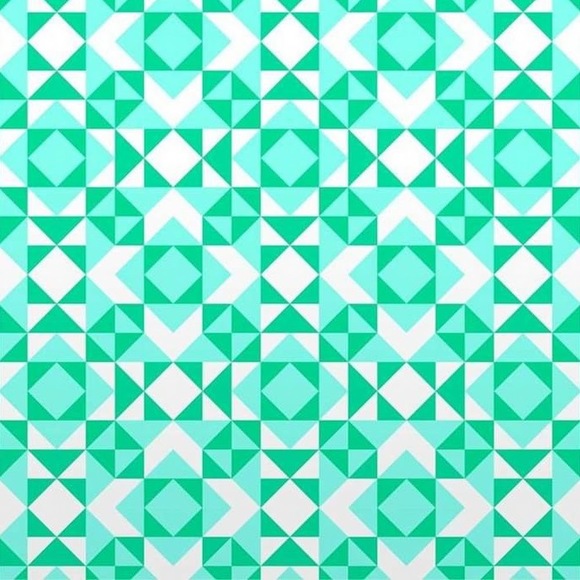 Profile Picture of Elizabeth Rushlow (@e_rushlow) on Poshmark