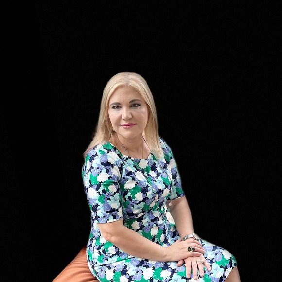 Profile Picture of Manal Nahleh barakat (@manaln2000) on Poshmark