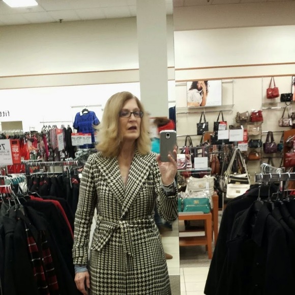 Profile Picture of Joanne Lambert (@joanne_lambert) on Poshmark