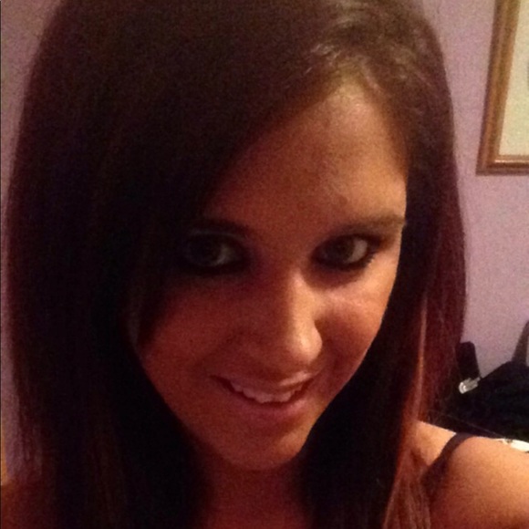 Profile Picture of Katie Deobald (@katiedeobald) on Poshmark