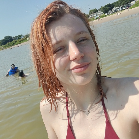 Profile Picture of Adrianna Helvig (@shewolfescloset) on Poshmark