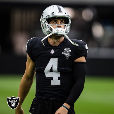 Profile Photo of Derek Carr (@derekcarrqb) on Twitter