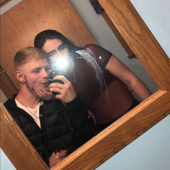 Profile Picture of Alecea Clendening (@aaleceaa) on Poshmark