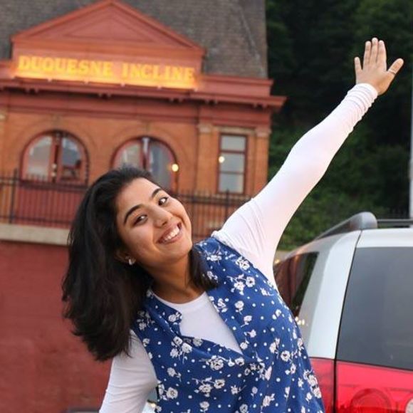 Profile Picture of Harini Chokshi (@harivar) on Poshmark