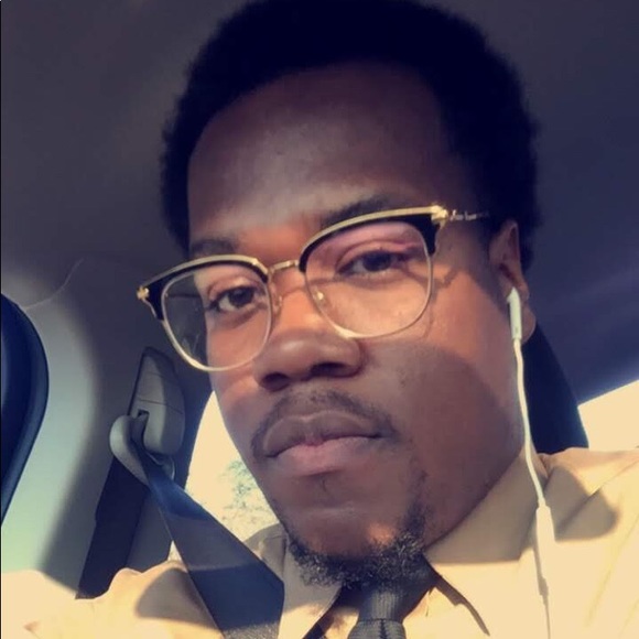 Profile Picture of Levi Thompson (@keemlevi_) on Poshmark