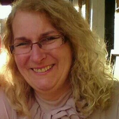 Profile Picture of Suzanne Bradshaw (@BradSuzanne) on Twitter