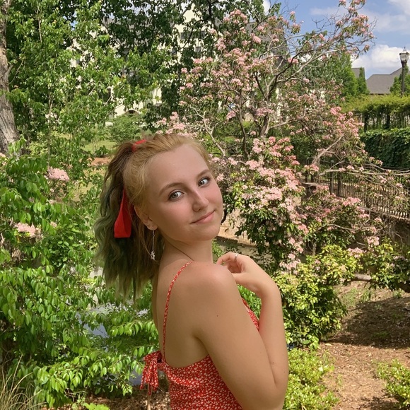 Profile Picture of Lexi Brilliant (@bskdots) on Poshmark