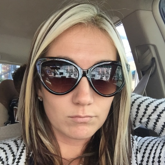 Natalie Cravotta - Poshmark Profile Picture of Natalie Cravotta (@natalie0987) on Poshmark