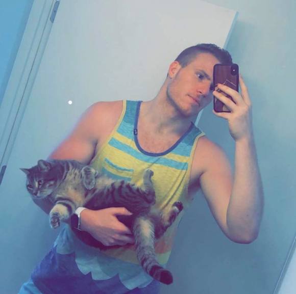 Alexander Bouneff - Poshmark Profile Picture of Alexander Bouneff (@alexeb91) on Poshmark