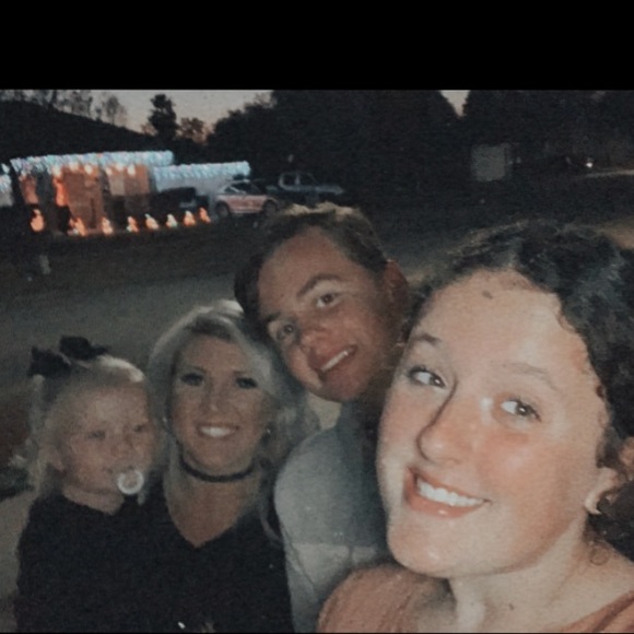 Profile Picture of Luke Brewer (@lukeb0503) on Poshmark