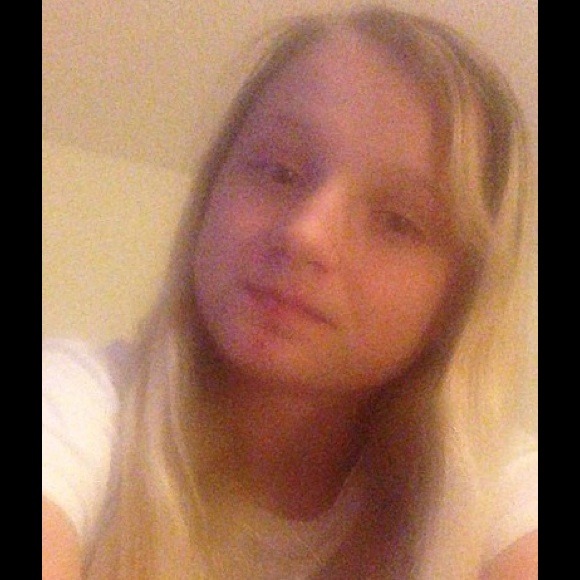 Profile Picture of Caly Zurn (@calyzurn123) on Poshmark