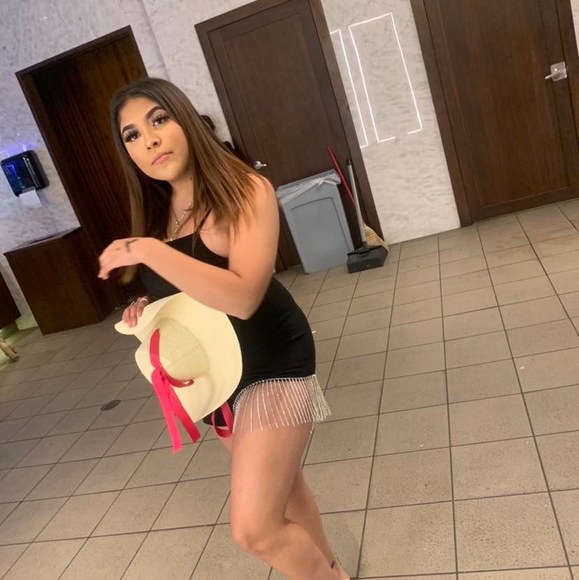 Profile Picture of Erika Calixto (@calixtoerika16) on Poshmark