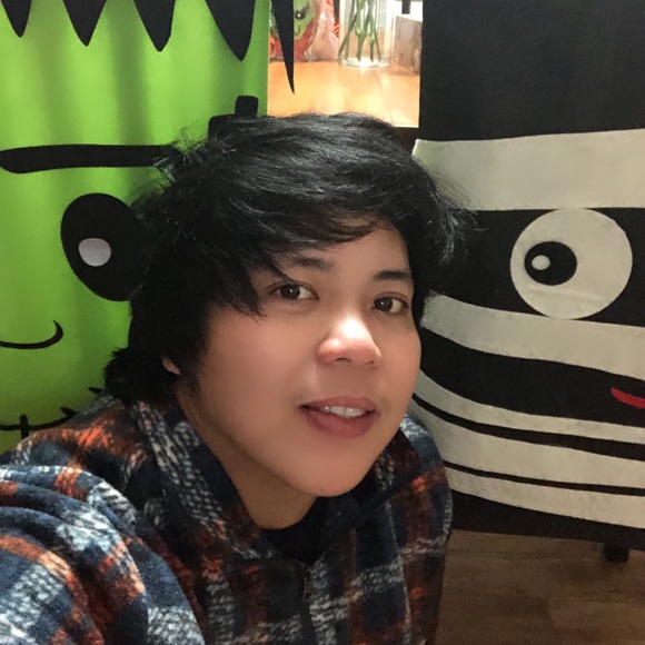 Profile Picture of Emz Visita (@bakaisda06) on Poshmark