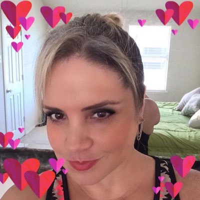 Profile Picture of Cynthia Michel (@cymiag) on Twitter