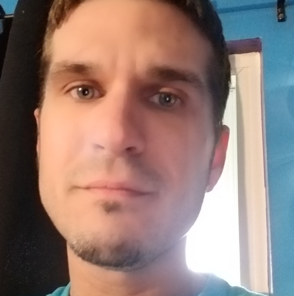 Profile Picture of Craig Earnest (@craig_earnest) on Poshmark