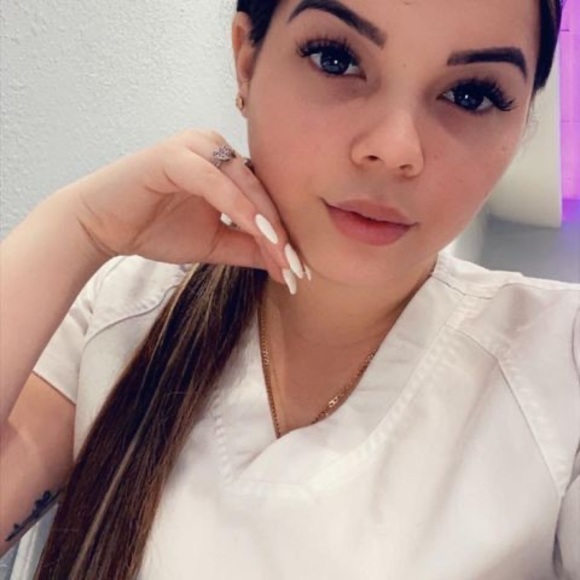 Profile Picture of Rocio Galvez (@rociogalvez288) on Poshmark