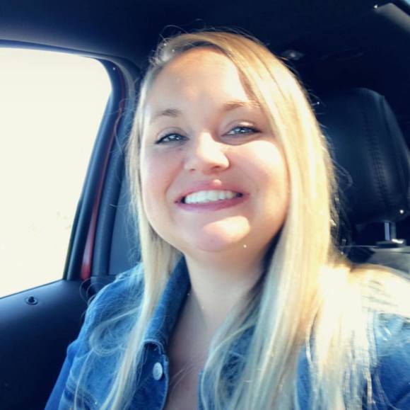 Profile Picture of Melanie Weishair (@weishair08) on Poshmark