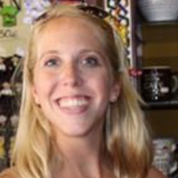 Ester Leery - Poshmark Profile Picture of Ester Leery (@ester_lee) on Poshmark