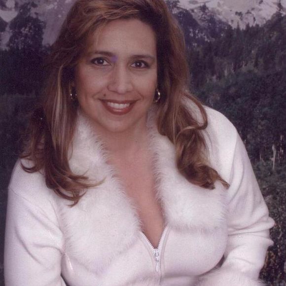 Profile Picture of Suzanne Cioe (@chicaboome) on Poshmark