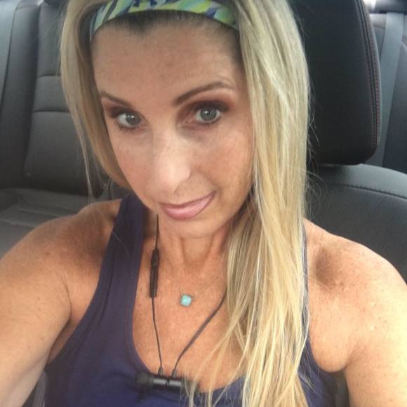 Profile Picture of Jennifer Higginbotham (@jenniferhigginb) on Poshmark