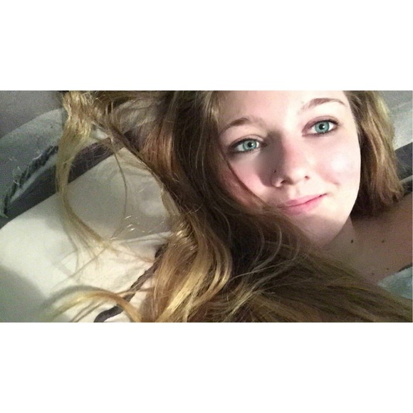 Profile Picture of Abby Visel (@viselabby) on Poshmark