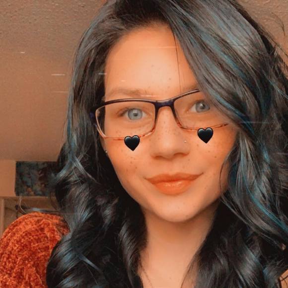 Profile Picture of Heaven Harlander (@heavenh0420) on Poshmark