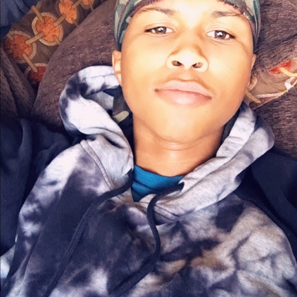 Profile Picture of Chardez Minor (@chardezminor) on Poshmark