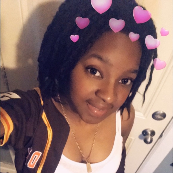 Profile Picture of Erica Batson (@ericabatson) on Poshmark