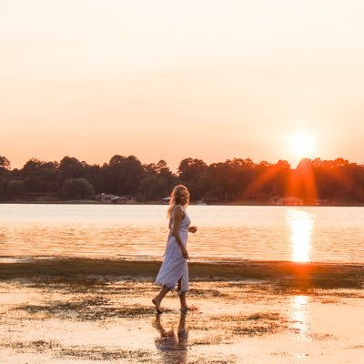 Profile Picture of Emily James (@emmy_j5559) on Twitter