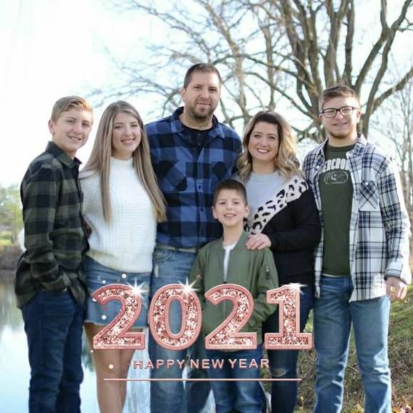 Profile Picture of Melanie Dimarzio (@mdimarzio04) on Poshmark