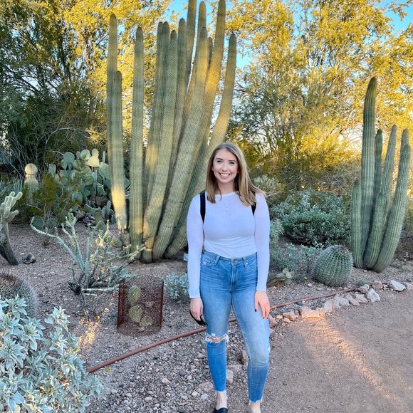 Profile Picture of Audrey Zidzik (@azidzik) on Poshmark