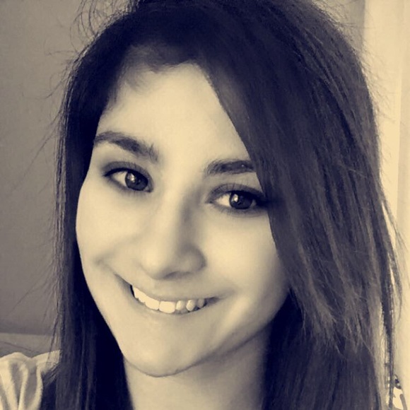 Profile Picture of Abby Hershey (@abby199616) on Poshmark