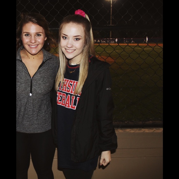 Profile Picture of Emma Harstad (@emsharstad) on Poshmark